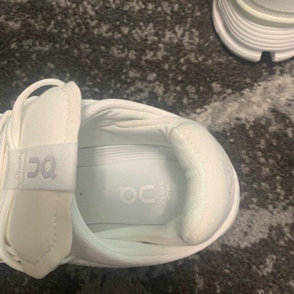 On Running Cloud Nova Women’s Running shoes size 5, 6 - Picture 5 of 6